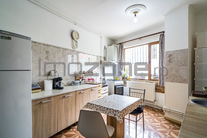 Aramesti, 2 camere, 66 mp, parter/3, bloc tip vila, c-tie 1990, comision 0%